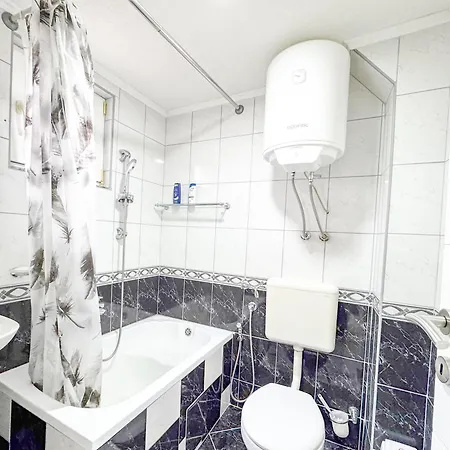 K&s Bistrik - Private Parking Szarajevó