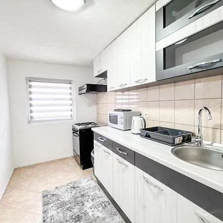 Apartman K&s Bistrik - Private Parking Szarajevó
